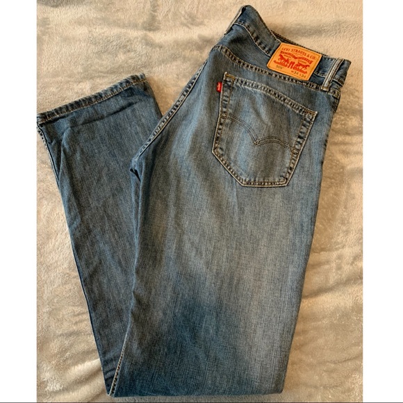 Men’s Levi Regular Fit Jeans - Picture 2 of 5